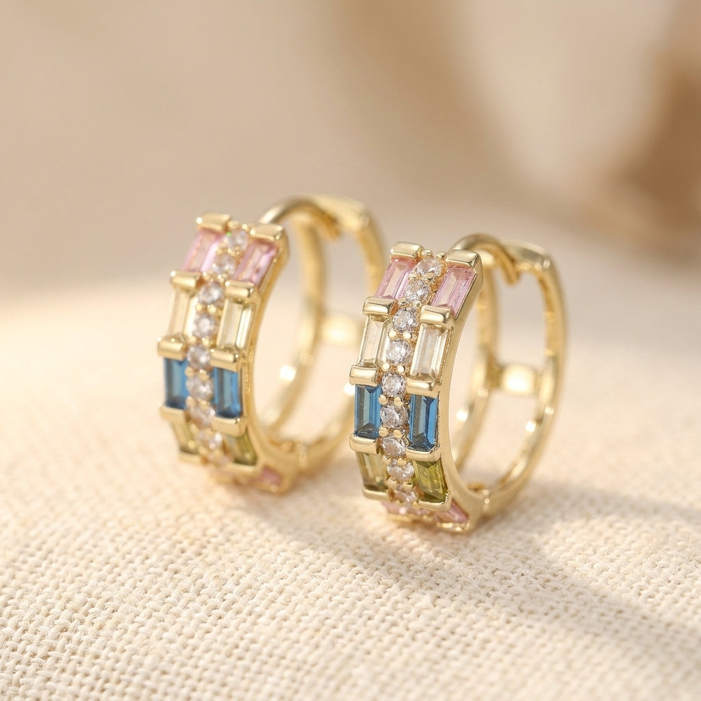 Elegante goudkleurige oorknopjes met zirkonia