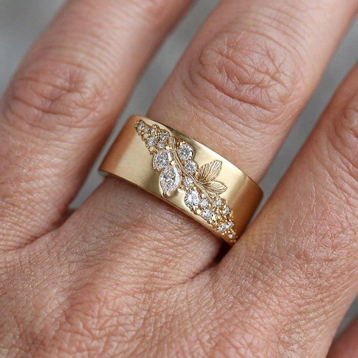 Vintage Emerald Ring Gold Band