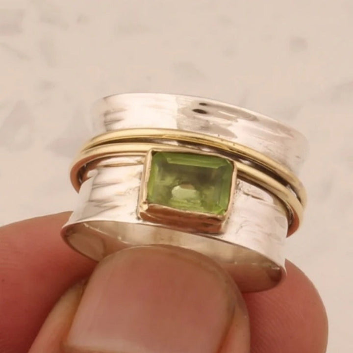 Vintage Hammered Silver Gold Peridot Ring