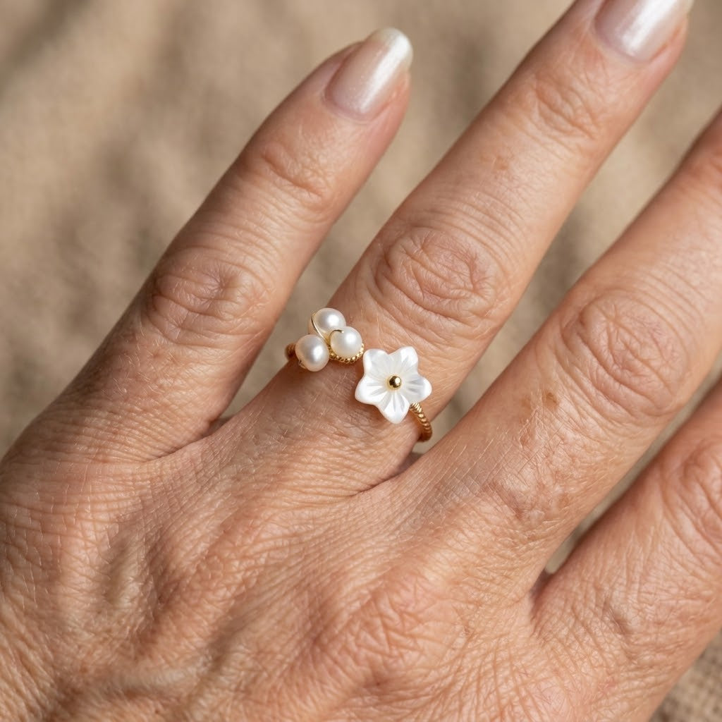 Fijne ambachtelijke goudkleurige ring