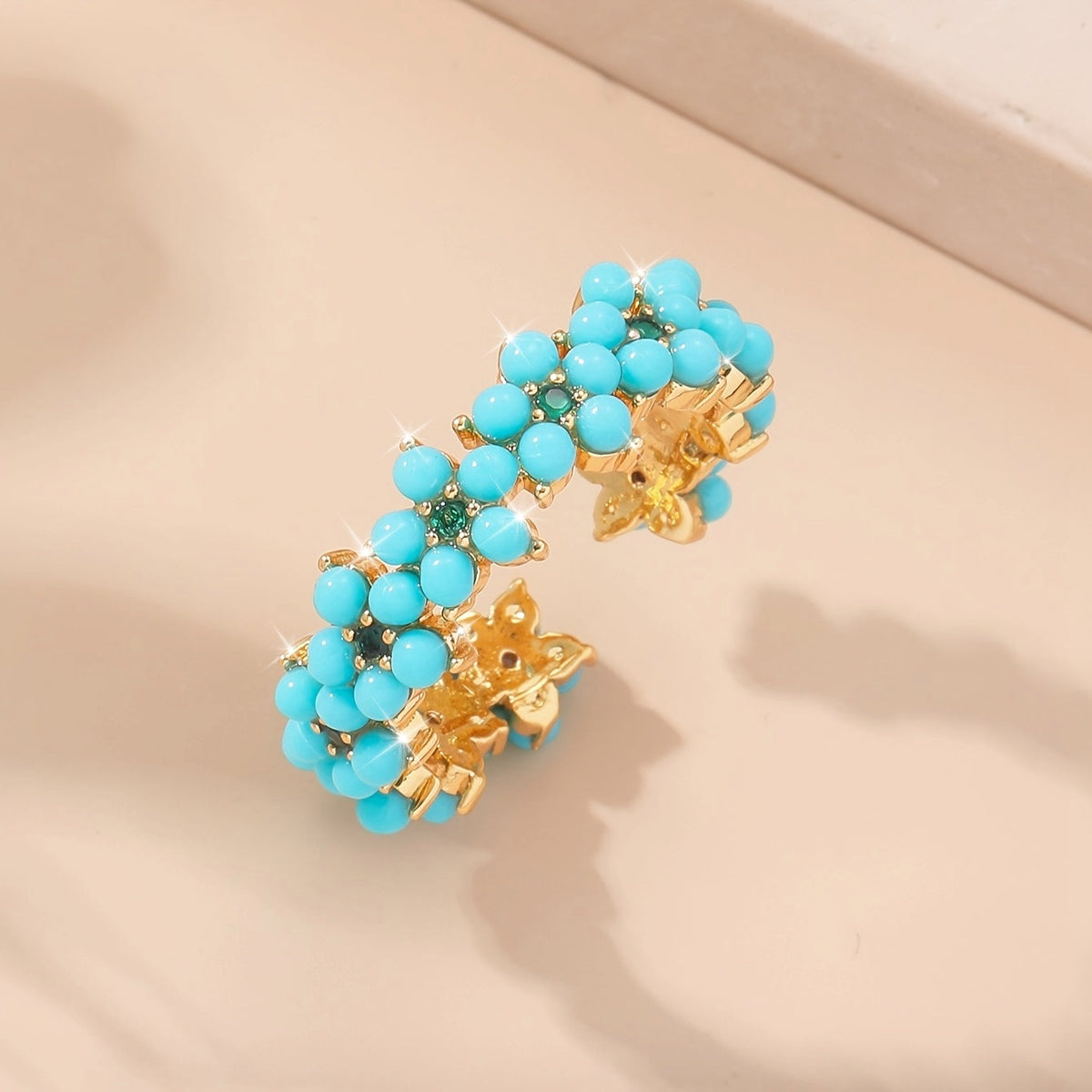 Vintage geometrische ronde ring met kralencluster en ingelegd zirkonia