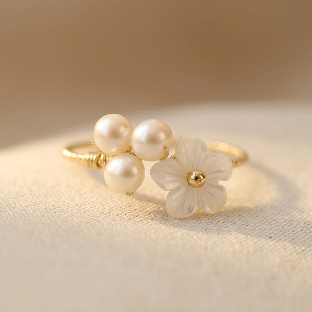 Fijne ambachtelijke goudkleurige ring