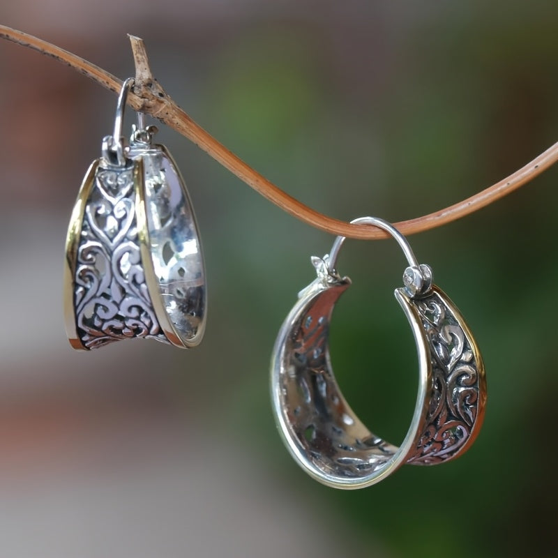 Vintage tweekleurige handgesneden bohemien oorringen