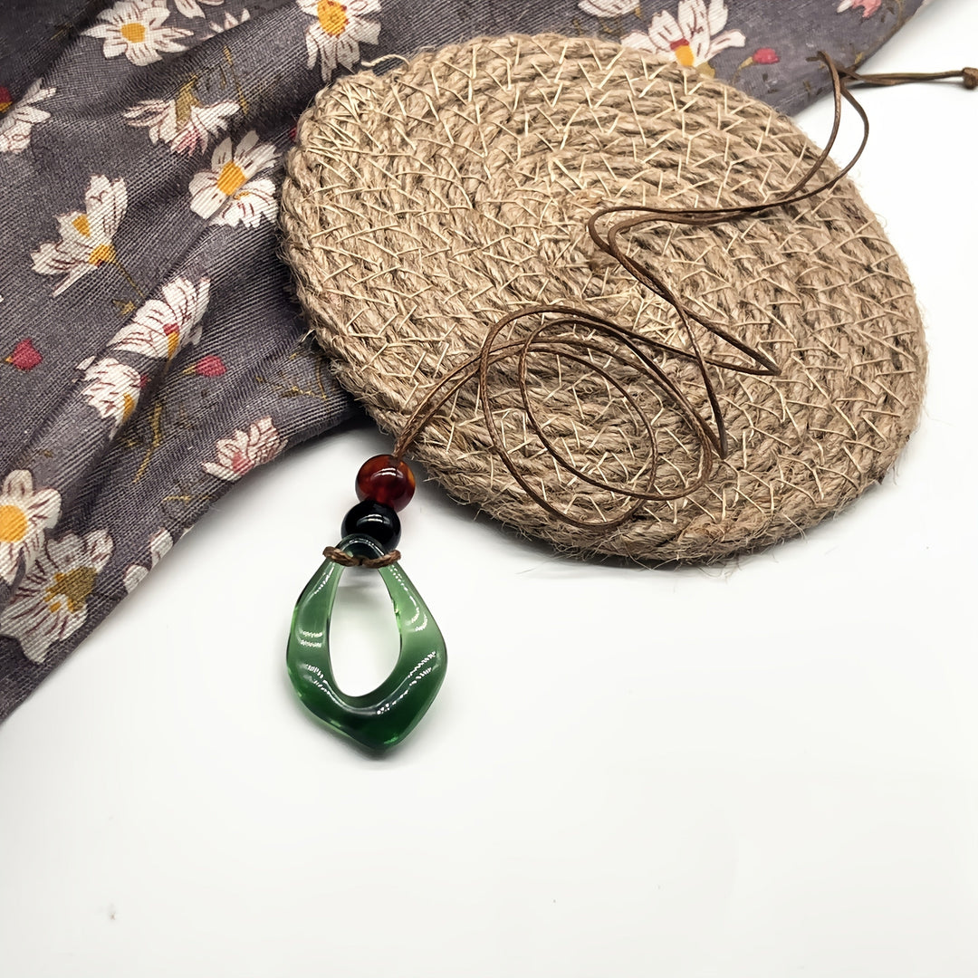 Vintage Irregular Shaped Teardrop Resin Pendant Necklace