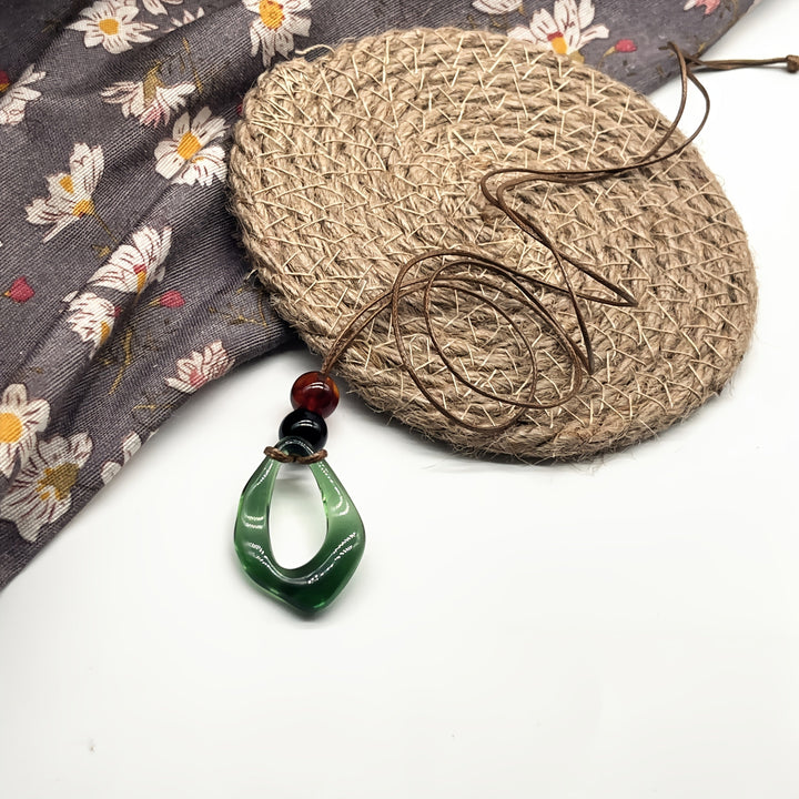Vintage Irregular Shaped Teardrop Resin Pendant Necklace