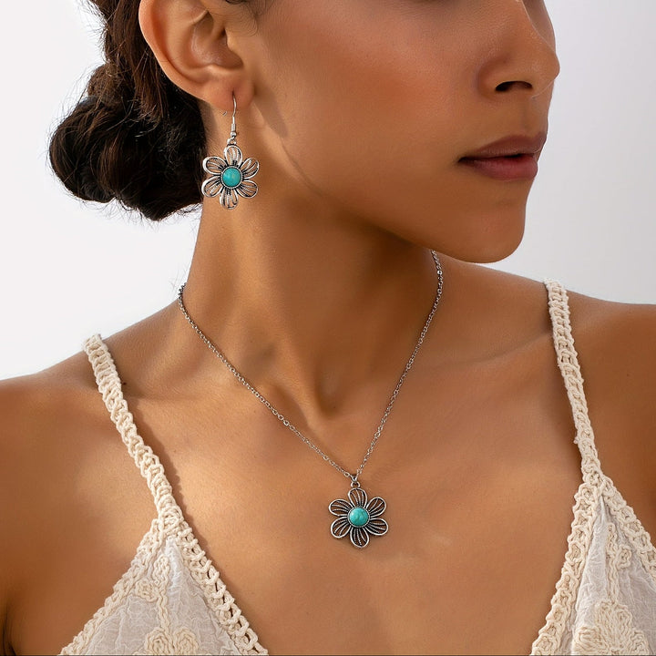 Vintage Turquoise Flower Silver Plated Necklace & Earring Set