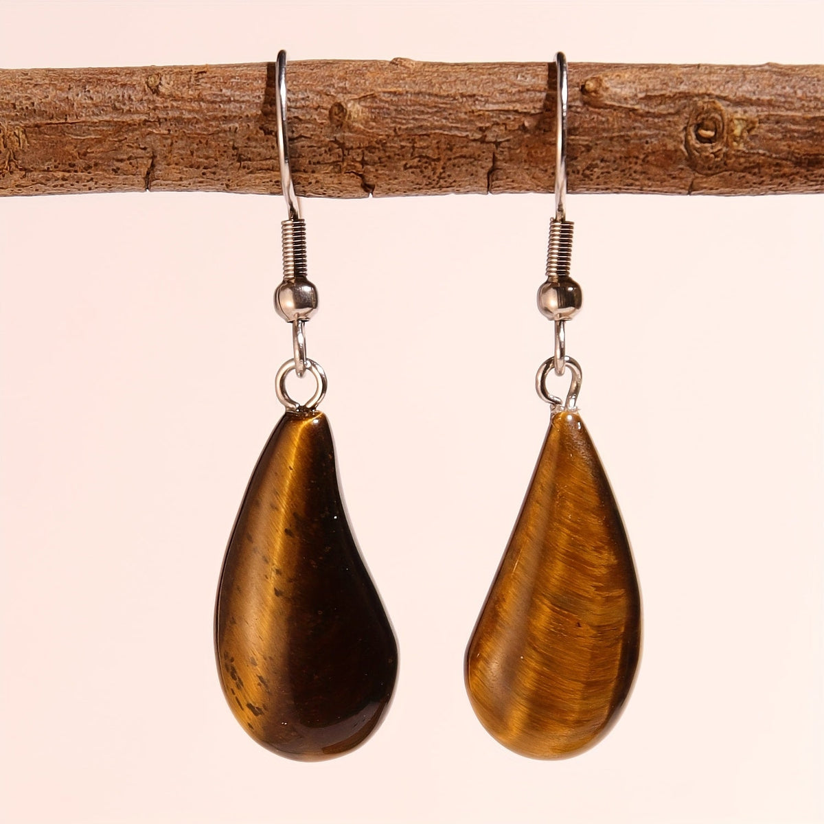 Elegante oorbellen met tijgeroog in druppelontwerp