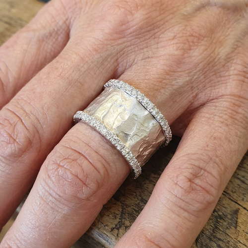 Vintage brede verzilverde statement ring