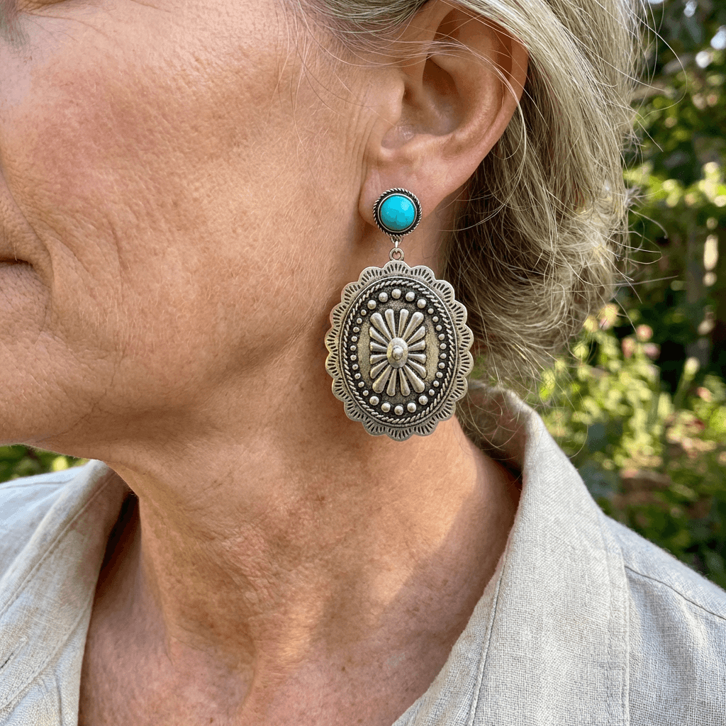 Western boho verzilverde concho oorhangers met turkoois