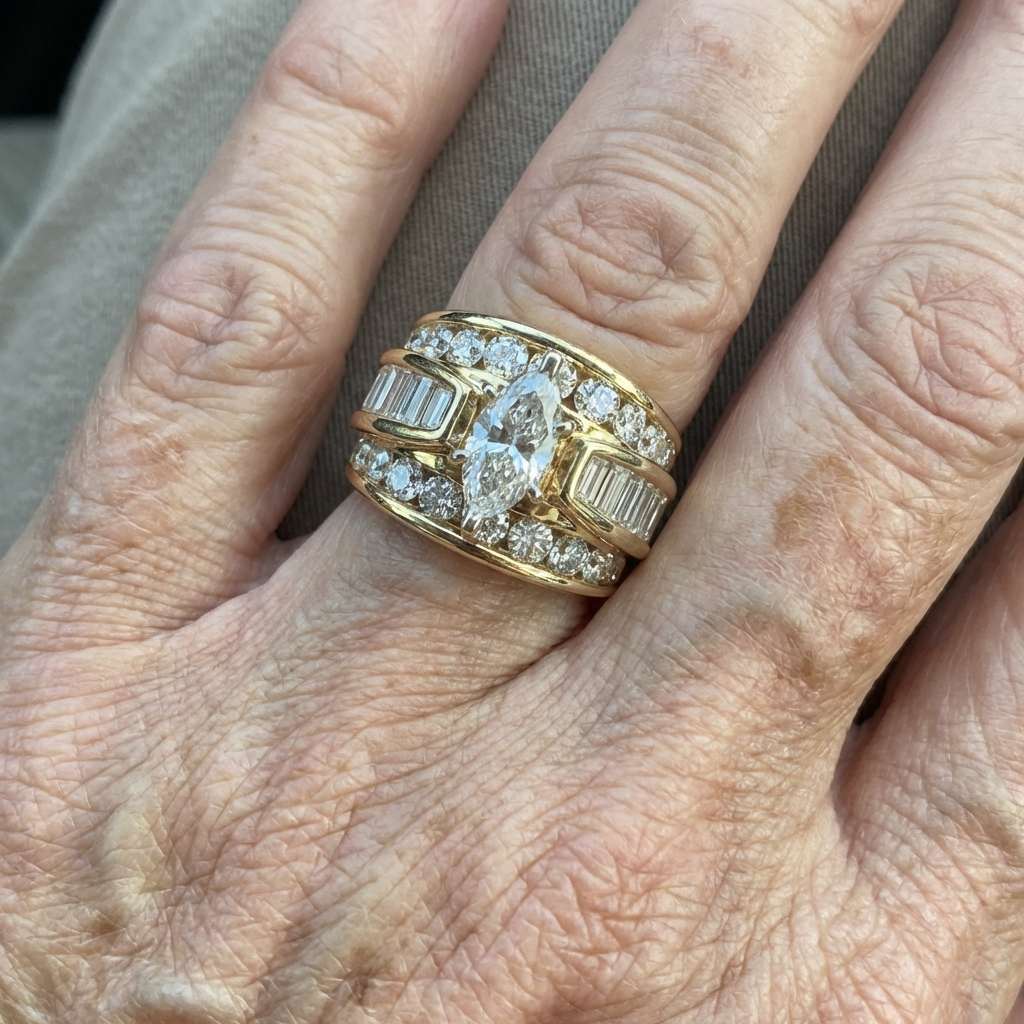 Vintage vergulde gesplitste ringband met princess geslepen zirkonia