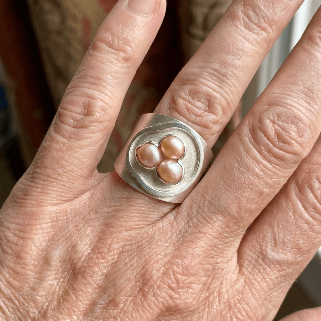 Vintage zilverkleurige ring met parelnest