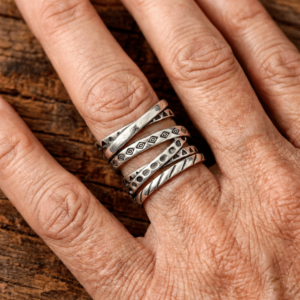 Vintage bohemien lange gewikkelde verzilverde ring