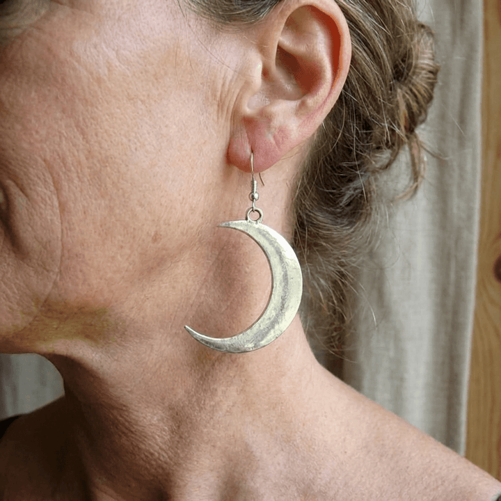Vintage Retro Silver Plated Moon Design Drop Earrings