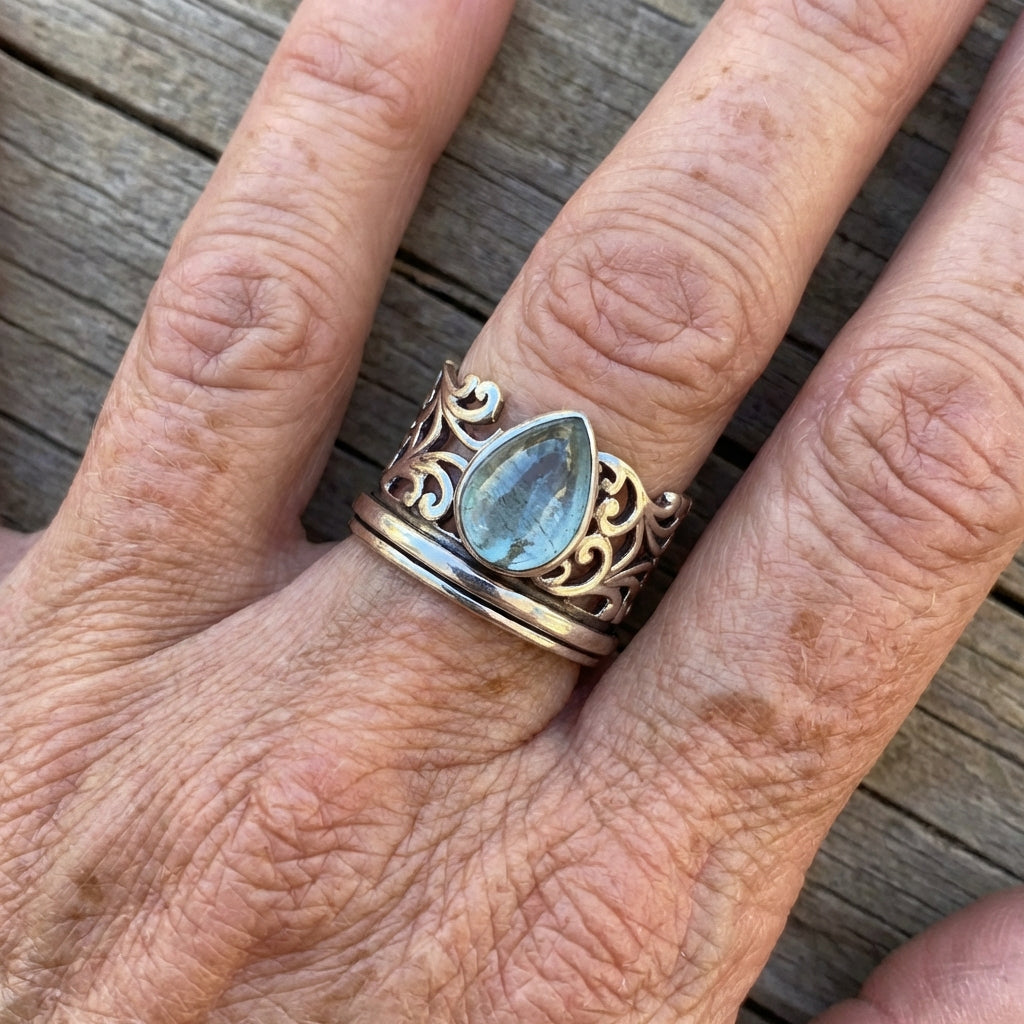 Elegante zilverkleurige fidget ring met groene onyx en blad