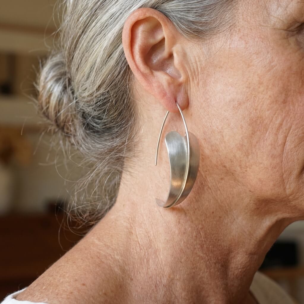 Vintage oorbellen met hartvormig design