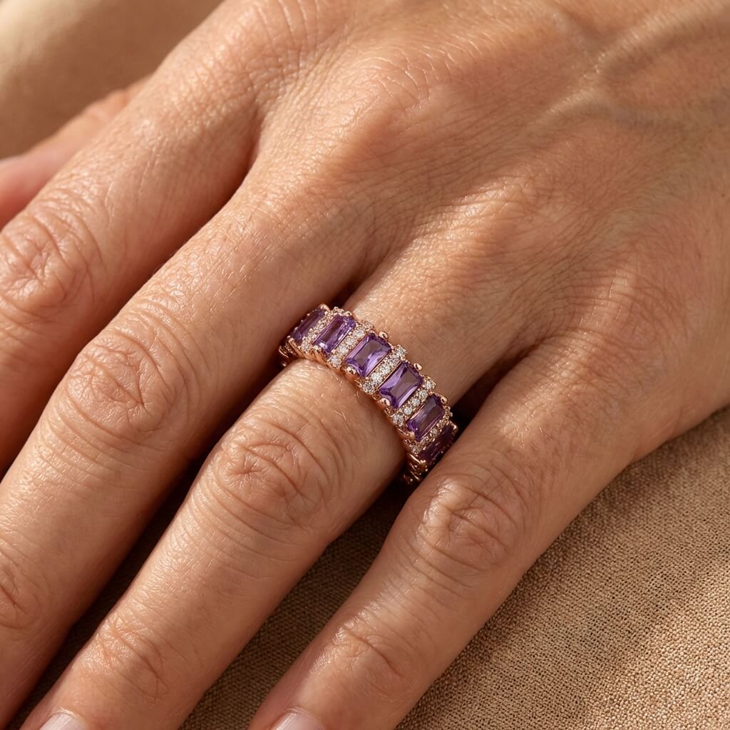 Vintage paleisstijl ring met rondom paarse zirkonia