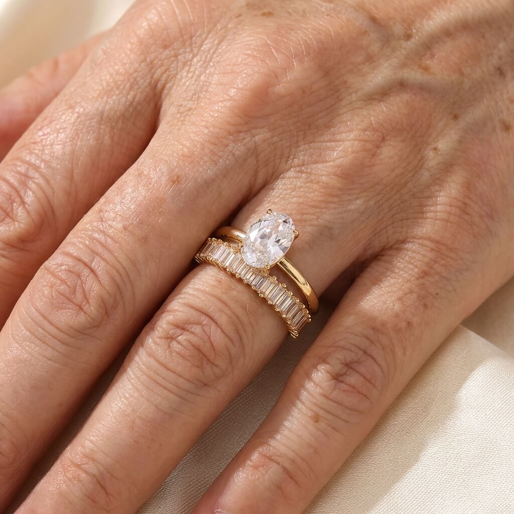 Elegante vintage gestapelde ringenset met sprankelende zirkonia