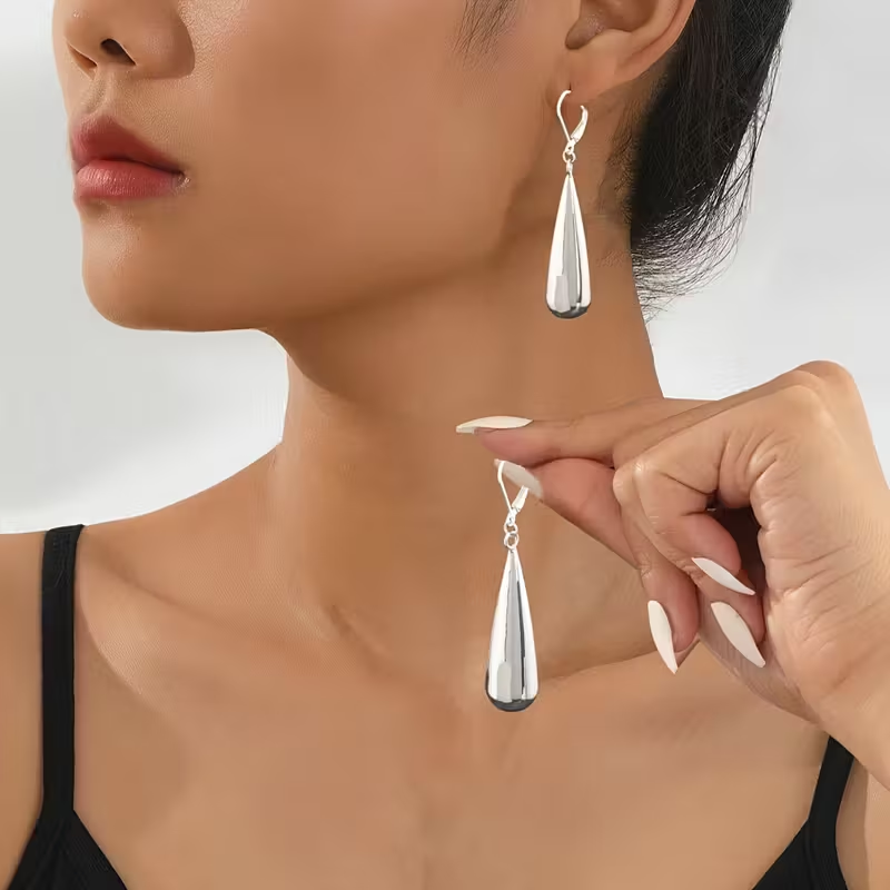 Goudkleurige druppel oorhangers