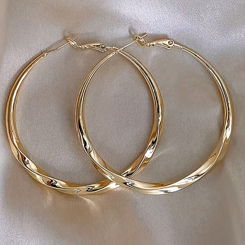 Elegante grote goudkleurige oorringen