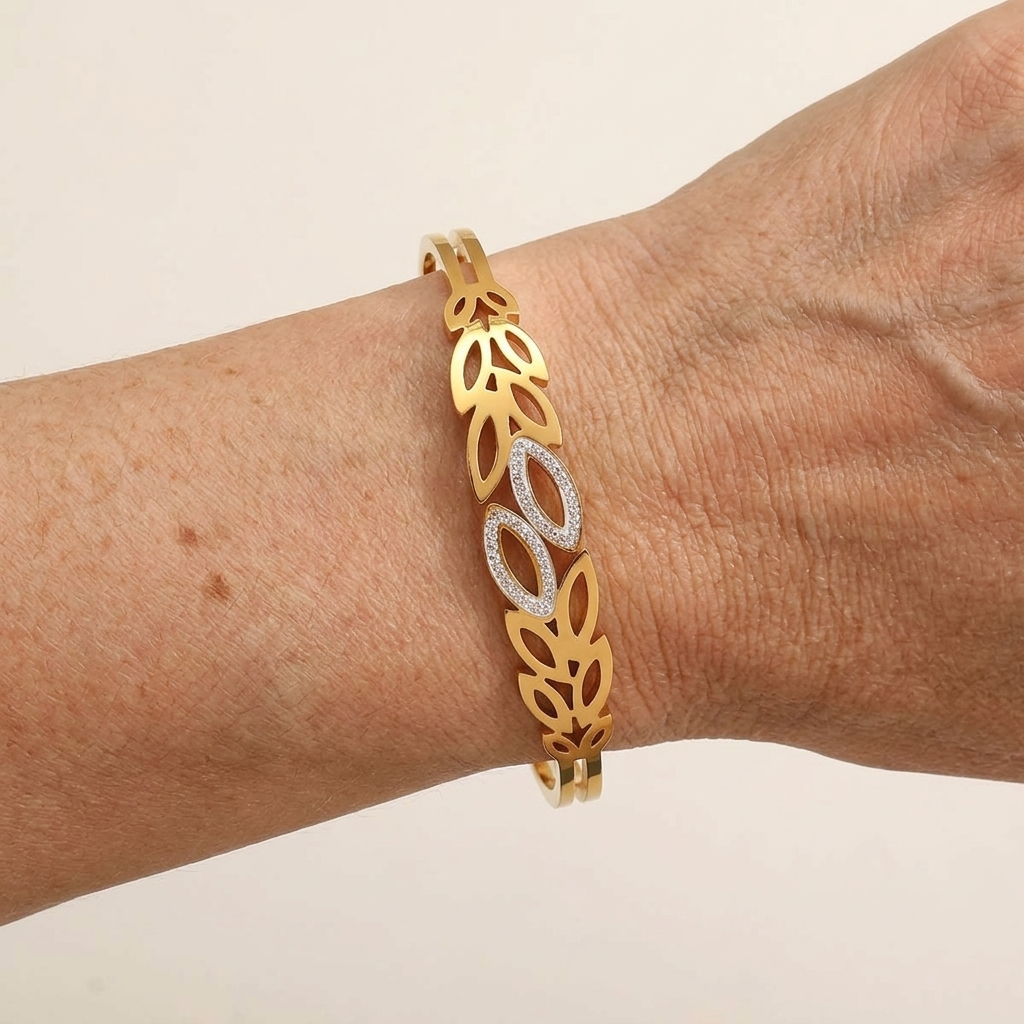 Strass armband met bladdesign