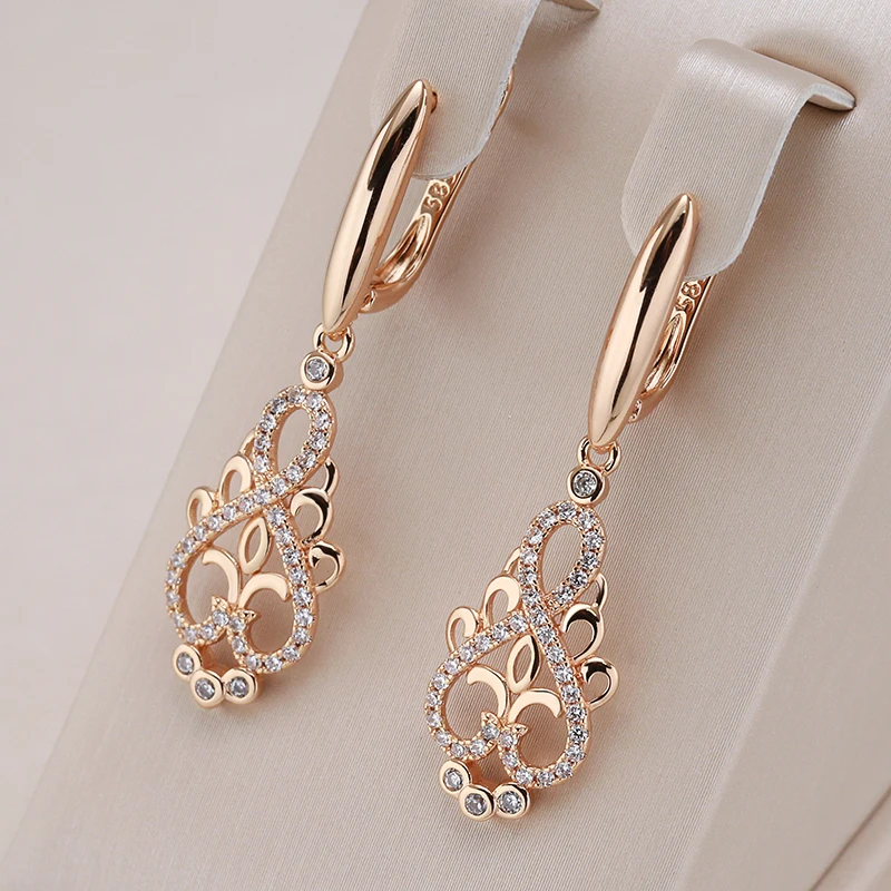 Elegante goudkleurige elfenoorbellen met zirkonia