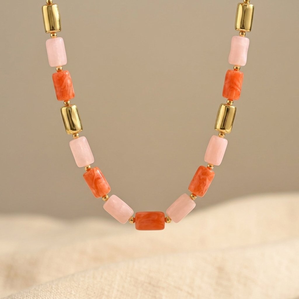 Minimalistische bamboe hars ketting met kleurvlakken