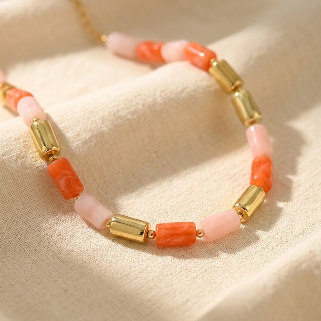 Minimalistische bamboe hars ketting met kleurvlakken