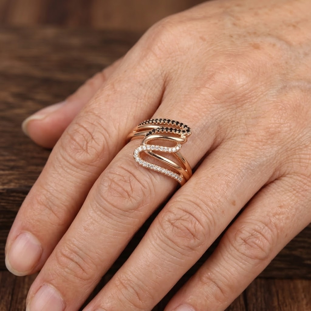 Golvende spiraalring met zirkonia