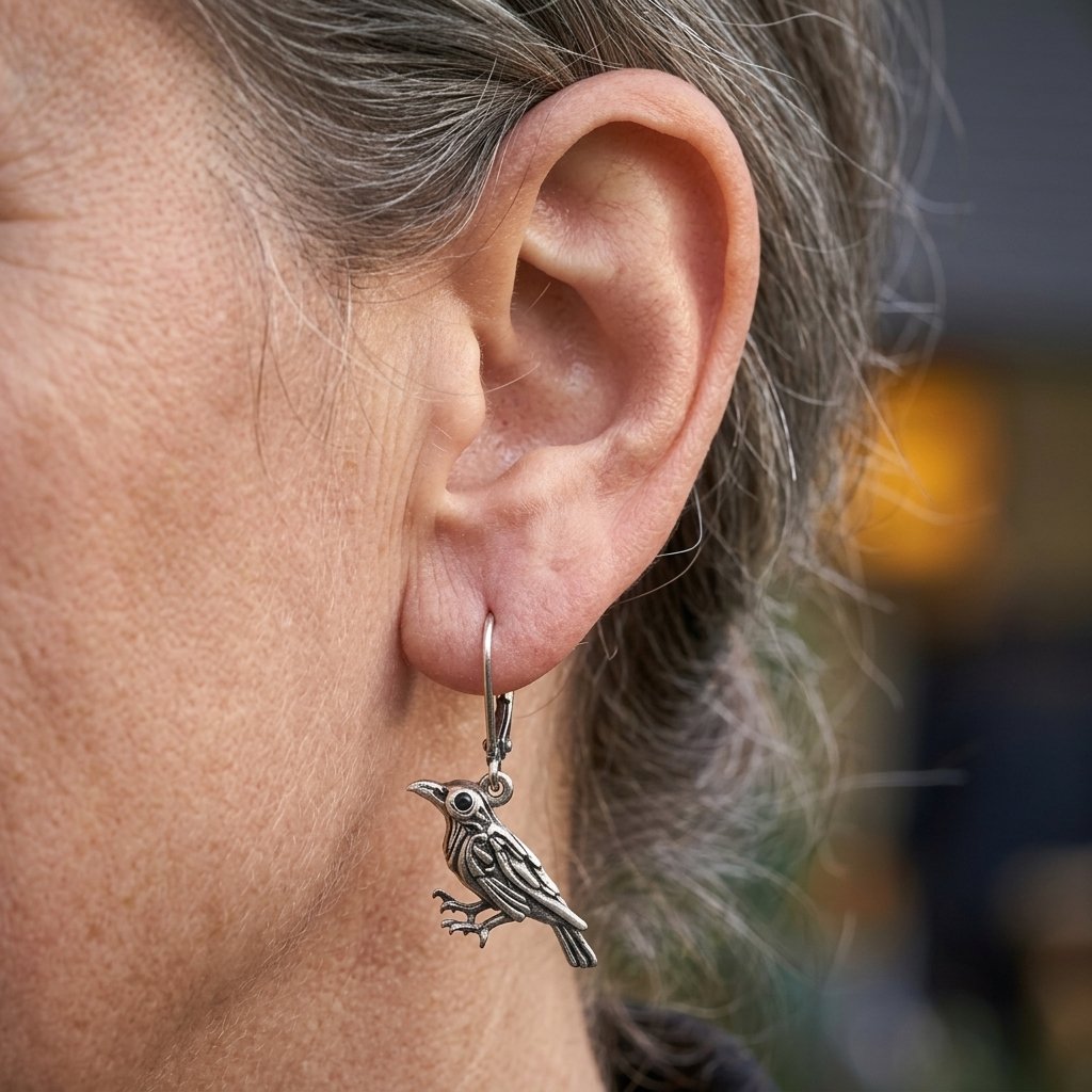 Nevermore raaf oorbellen met klapsluiting
