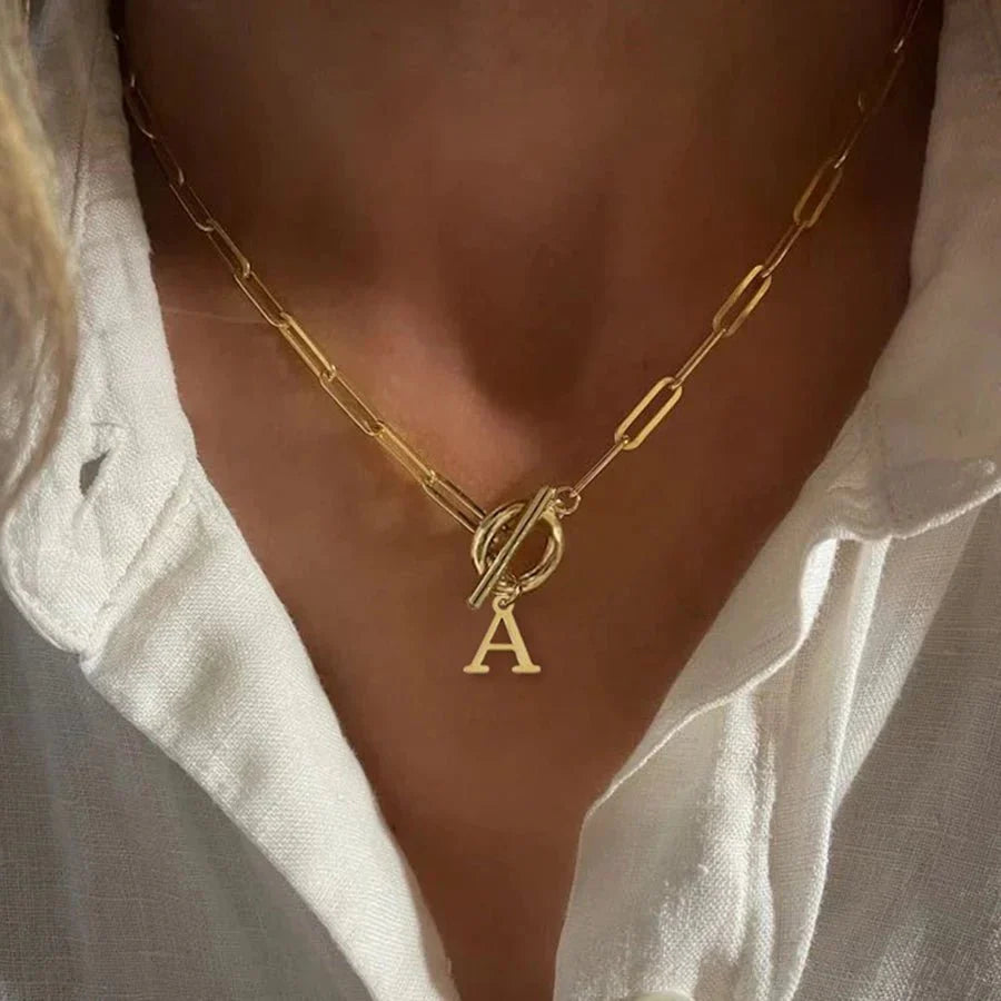 Paperclip initiaal ketting met ronde knevelsluiting