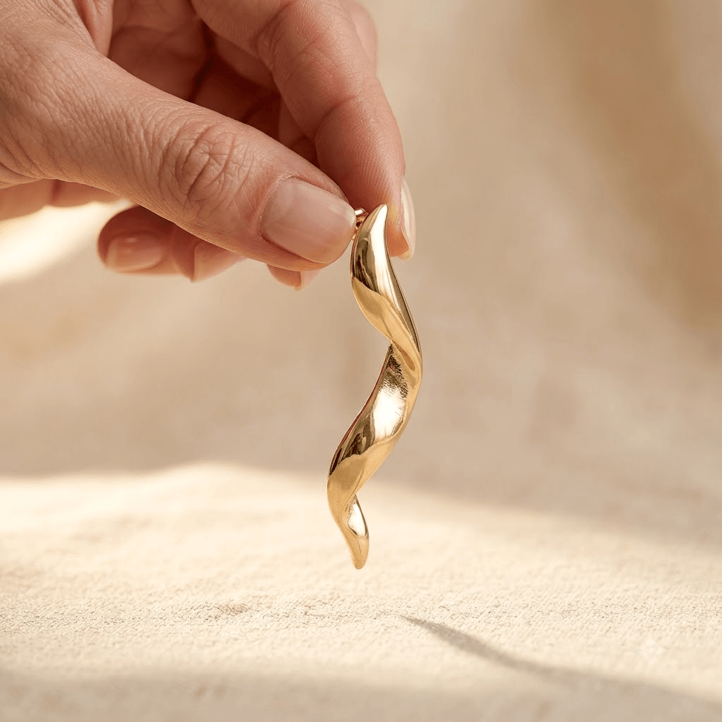 Goudkleurige gedraaide spiraal oorhangers