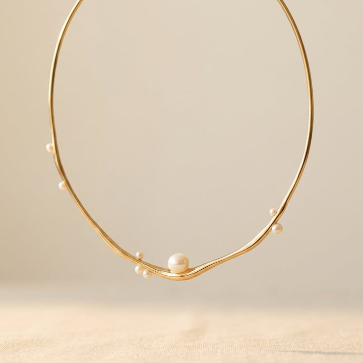 Minimalist Gold Pearl Pendant Necklace