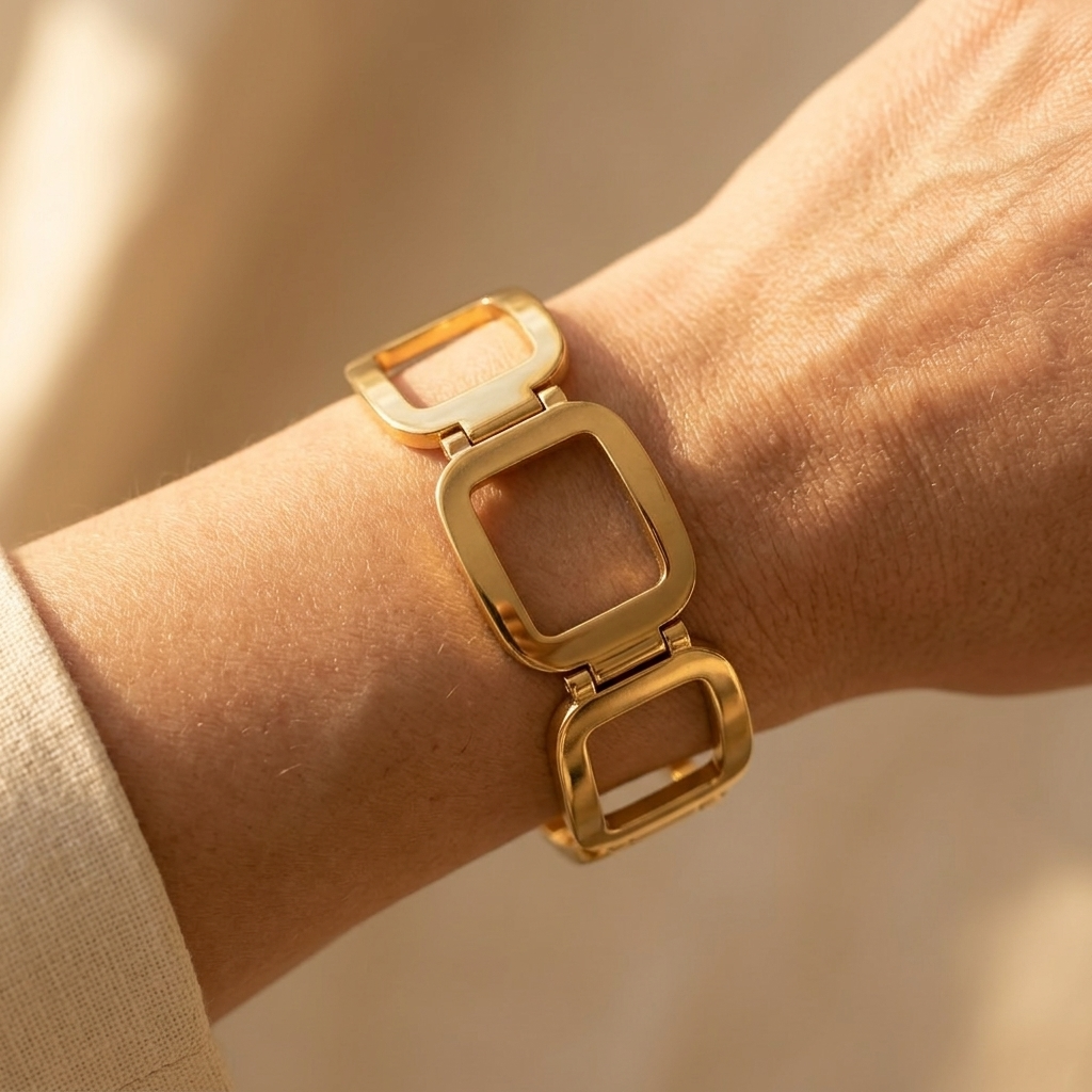 Goudkleurige geometrische opengewerkte rechthoekige armband