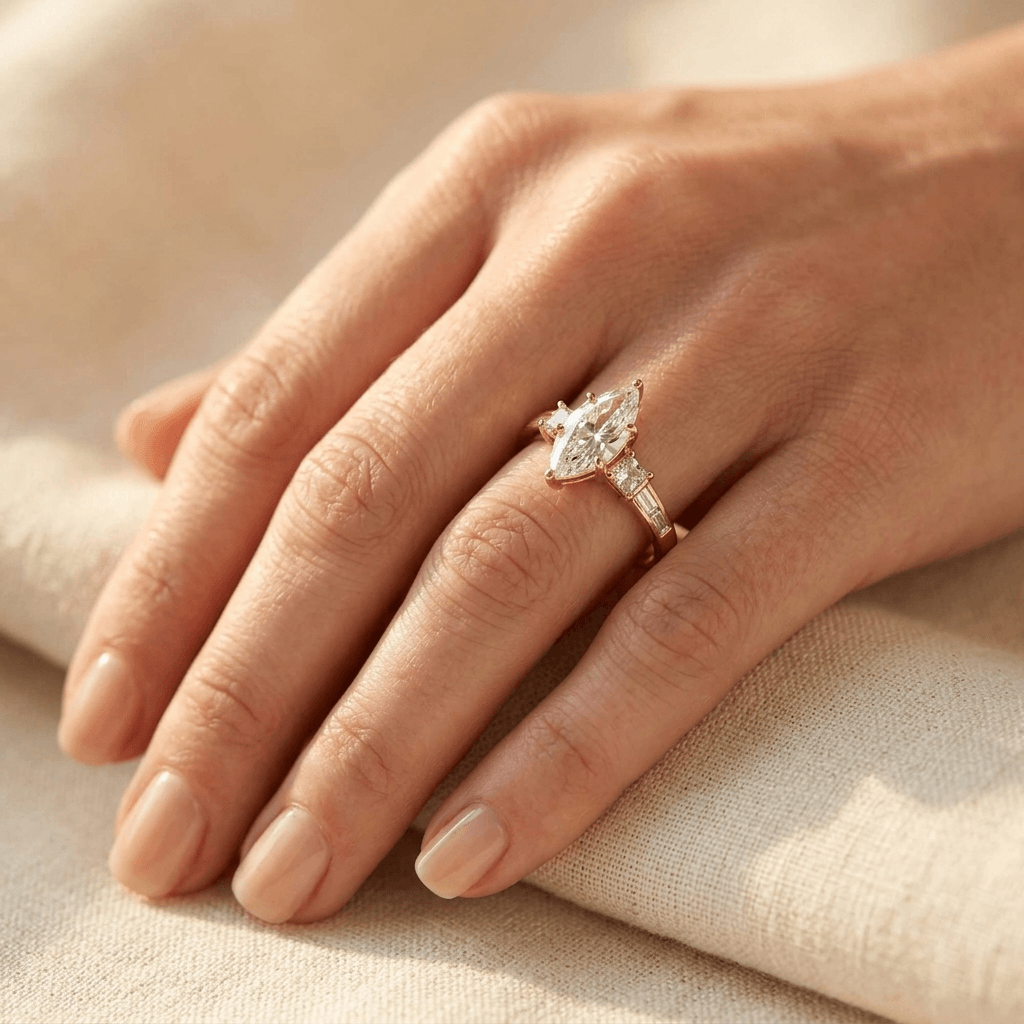 Elegante trouwring met marquise zirkonia