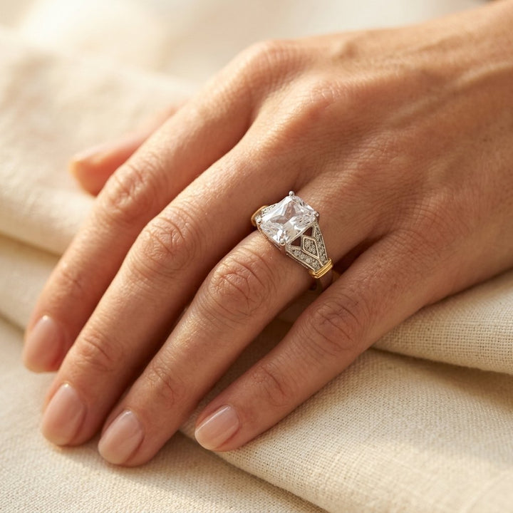 Luxury Vintage Art Deco Engagement Ring