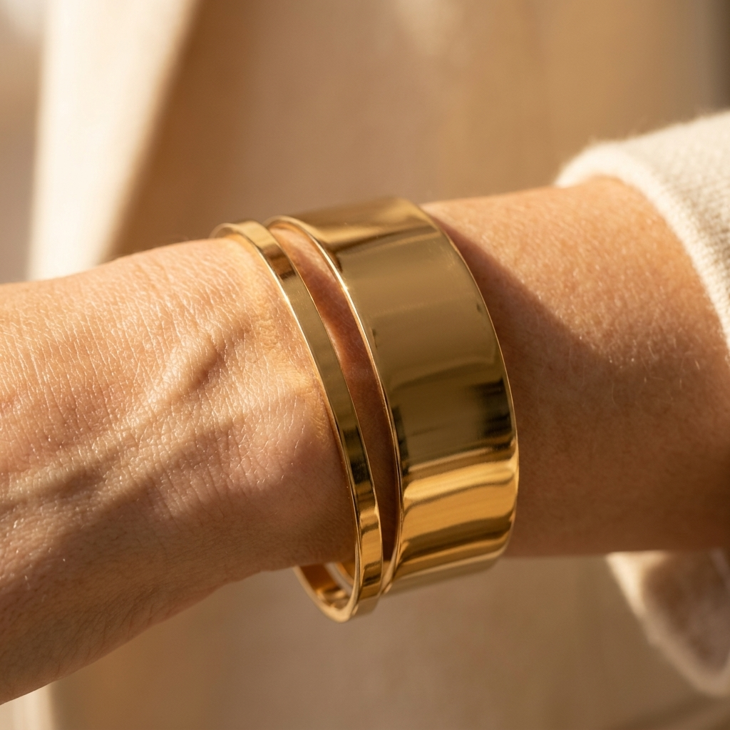 Goudkleurige geborstelde open cuff armband
