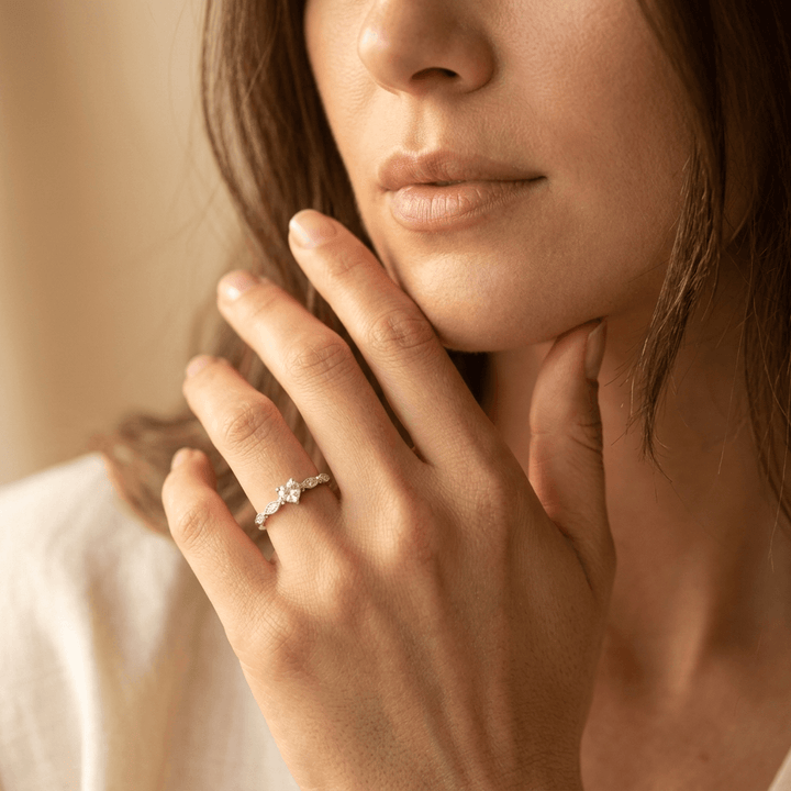 Elegant Flower Zirconia Silver Ring