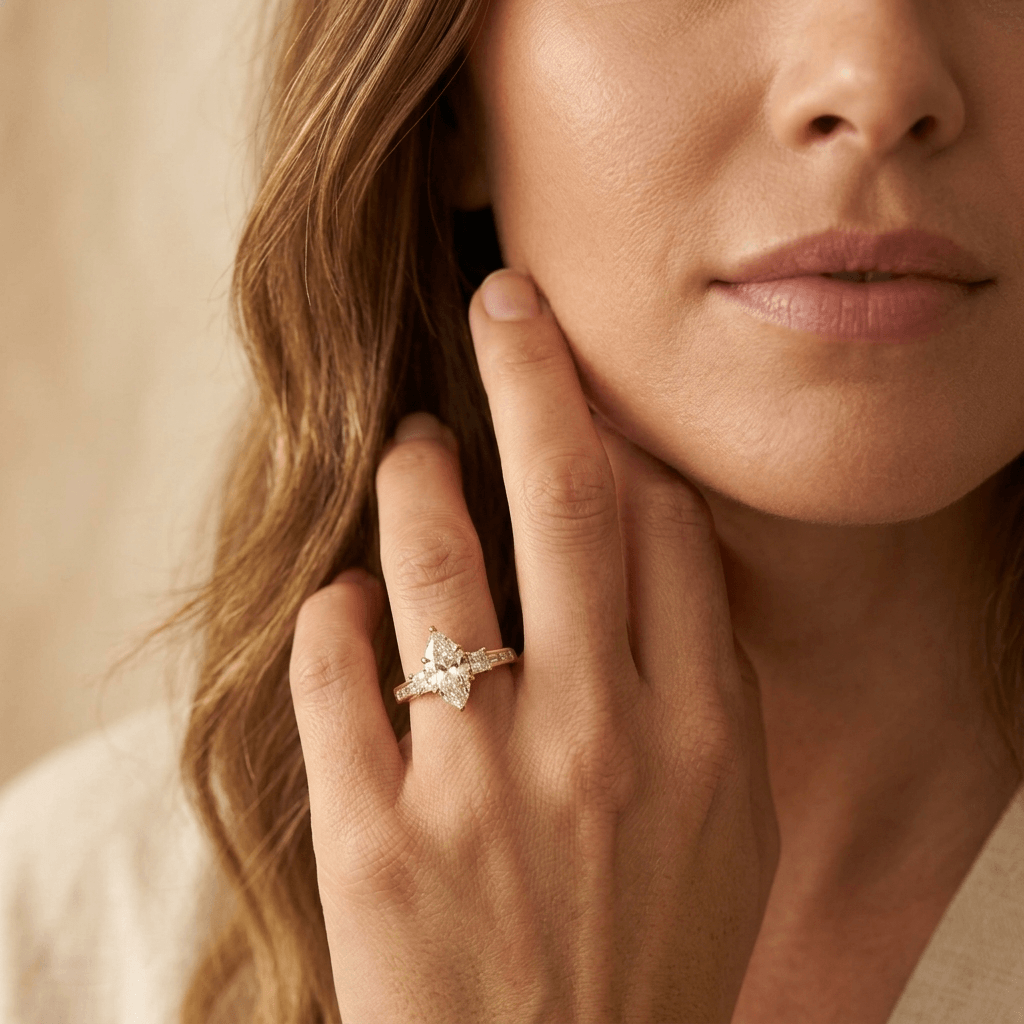 Elegante trouwring met marquise zirkonia