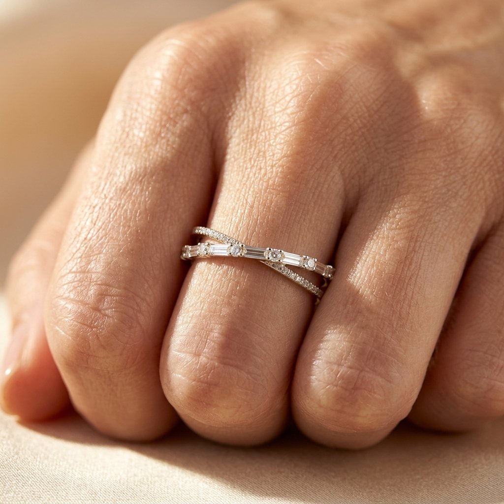 Zilverkleurige gekruiste zirkonia ring