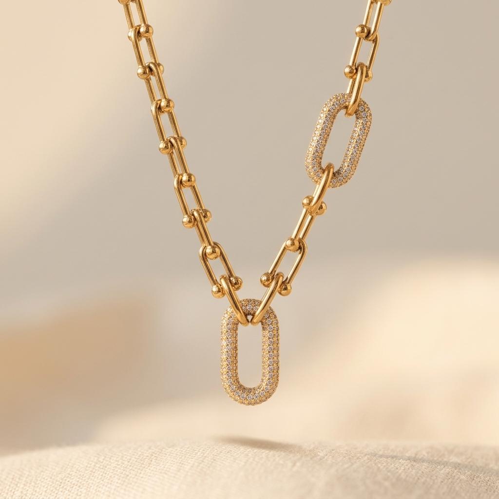 Vergulde chunky schakelketting met zirkonia