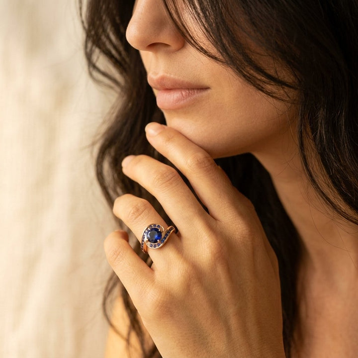 Gold Sapphire Blue Round Halo Ring