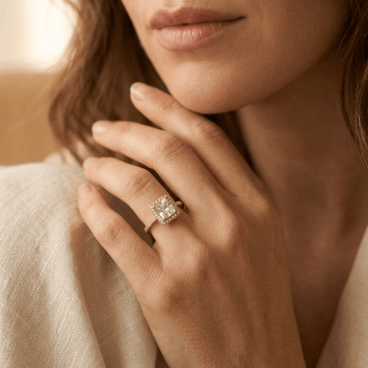 Light Luxury Cubic Zirconia Wedding Ring