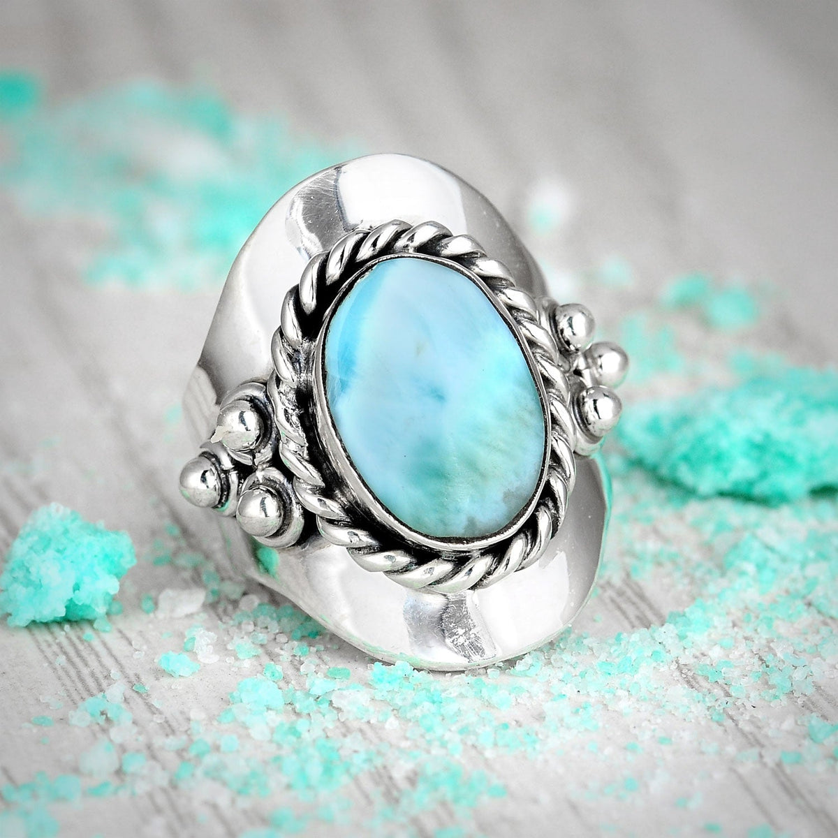 Vintage zilverkleurige boho ring met ovale larimar