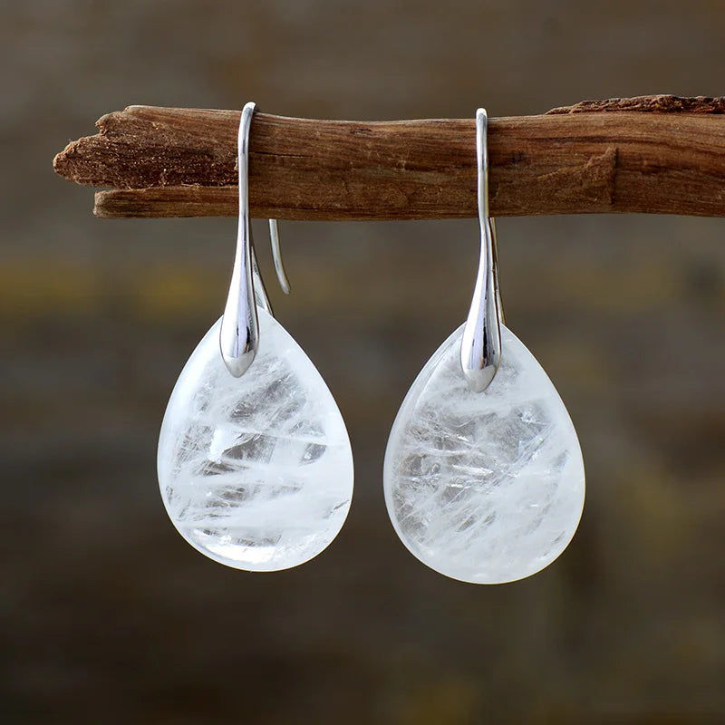 Elegante druppelvormige oorbellen met bergkristal